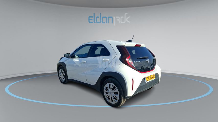 טויוטה אייגו X
