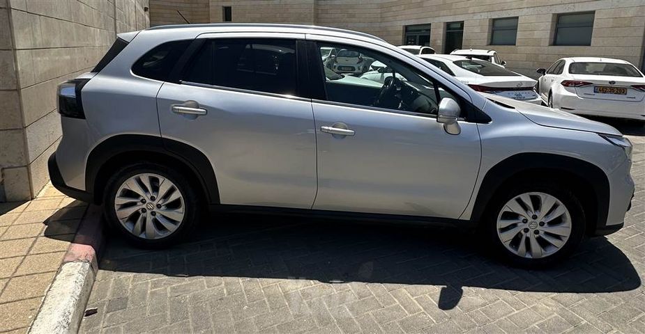 מודעת רכב סוזוקי S-Cross 2