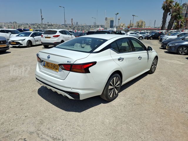 ניסאן אלטימה