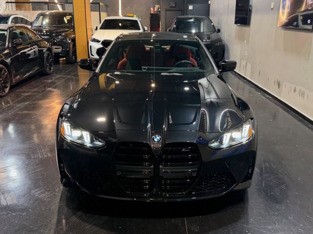 ב מ וו M4