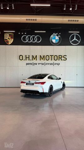 ב מ וו M4