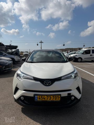מודעת רכב טויוטה C-HR