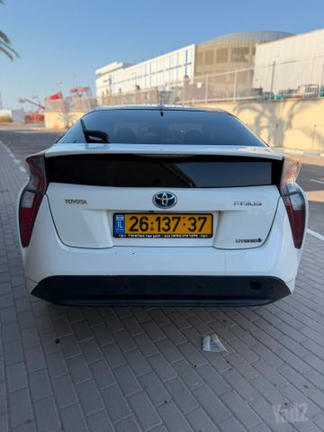 טויוטה פריוס