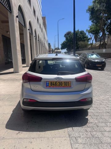 יונדאי i20