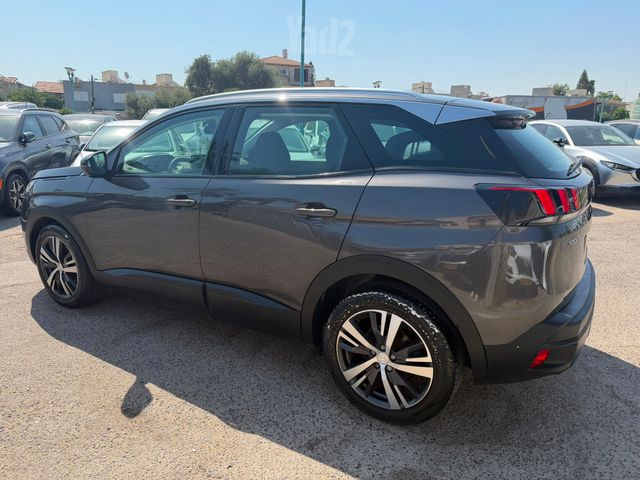 פיג'ו 3008