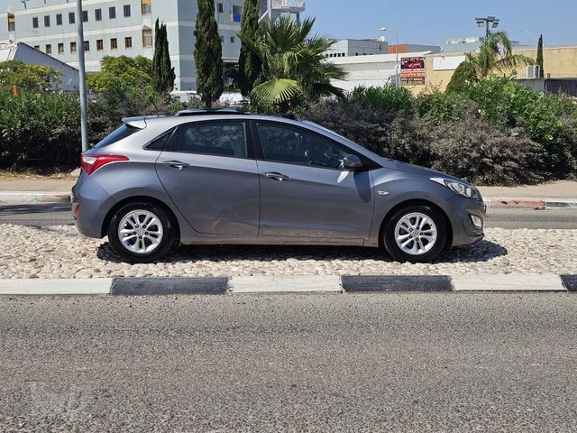 יונדאי i30