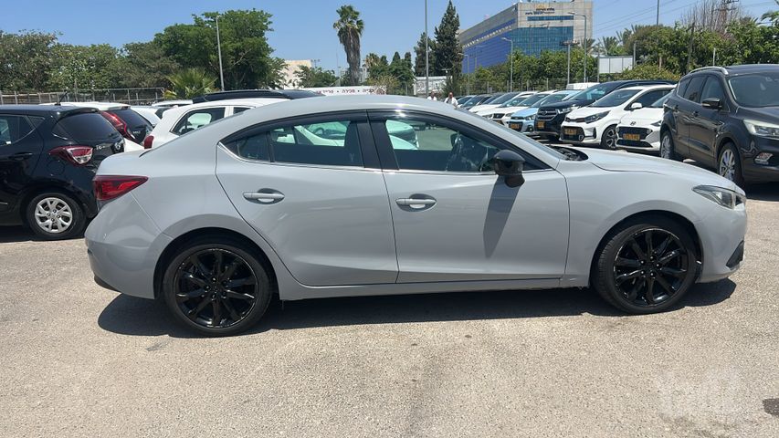 מאזדה 3