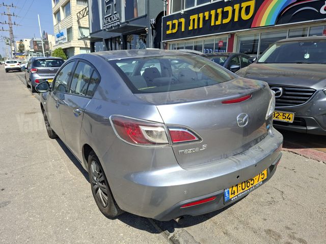 מאזדה 3