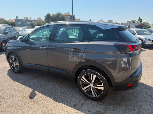 פיג'ו 3008