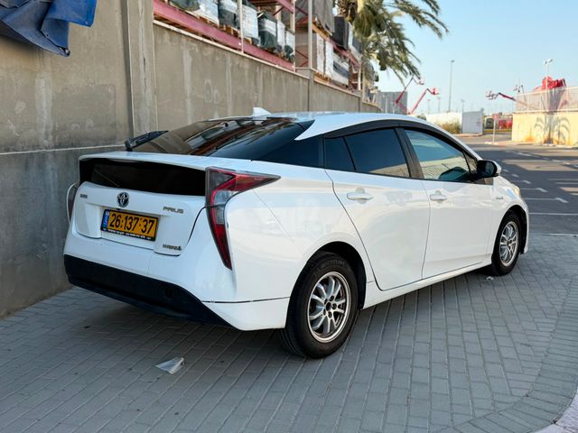טויוטה פריוס