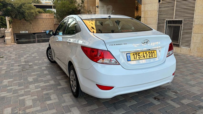 יונדאי אקסנט i25
