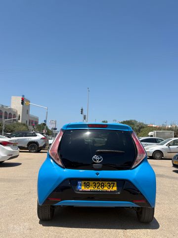 טויוטה אייגו