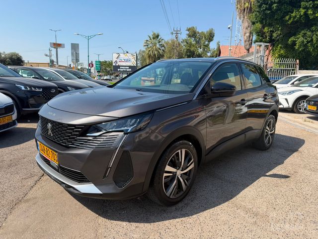 פיג'ו 3008