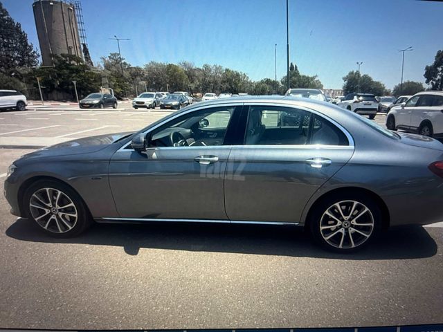 מודעת רכב מרצדס-בנץ E-class