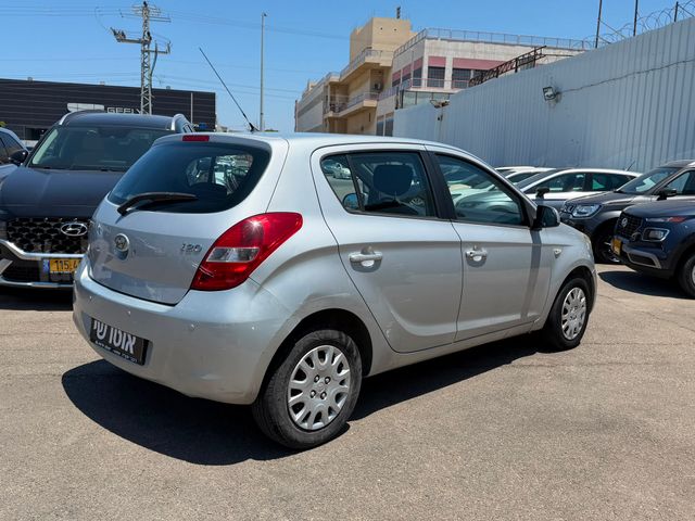 יונדאי i20