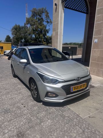יונדאי i20