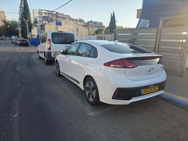 יונדאי איוניק