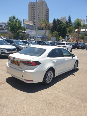טויוטה קורולה