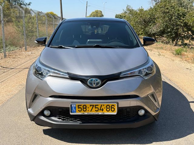 מודעת רכב טויוטה C-HR