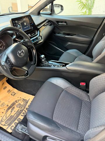 מודעת רכב טויוטה C-HR 2