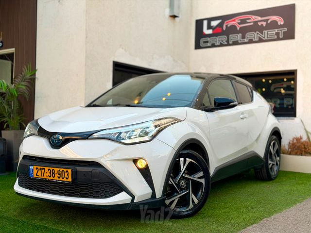 מודעת רכב טויוטה C-HR