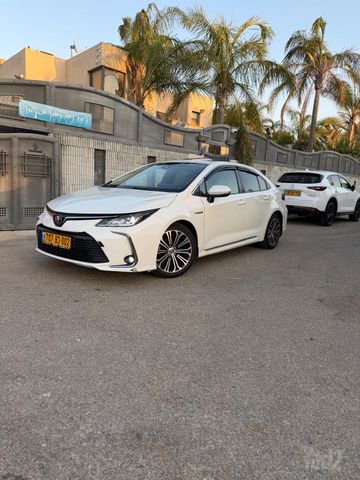 מודעת רכב טויוטה קורולה