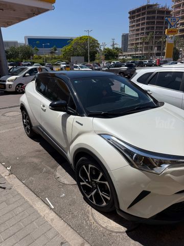 C-HR Chic היברידי אוט׳ 1.8 (98 כ״ס)