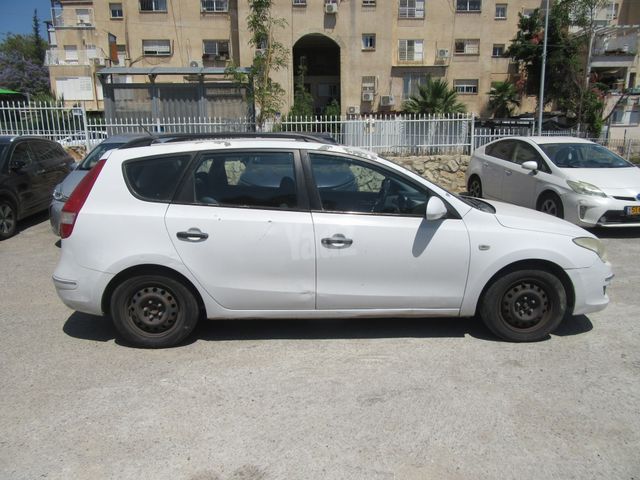 יונדאי i30