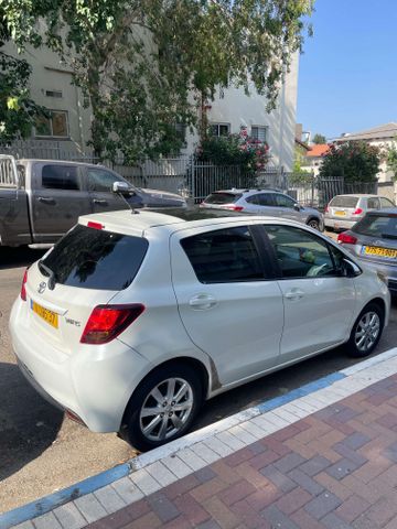 טויוטה יאריס