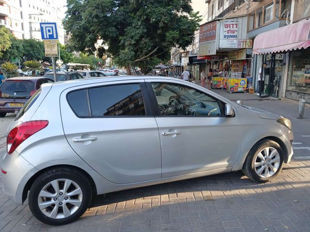 יונדאי i20