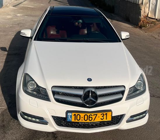 מודעת רכב מרצדס-בנץ C-class