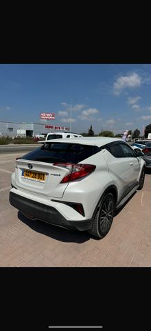 מודעת רכב טויוטה C-HR