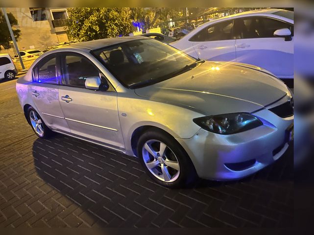 מאזדה 3