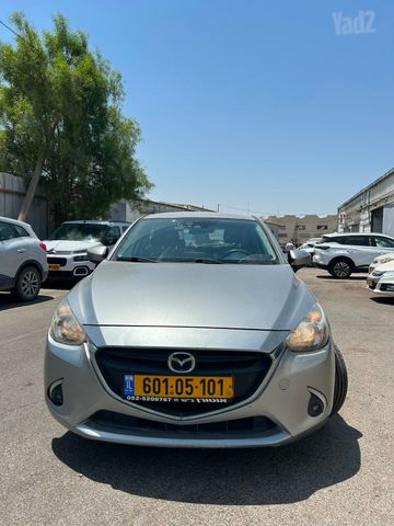 מודעת רכב מאזדה 2