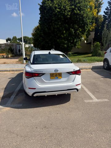 ניסאן סנטרה