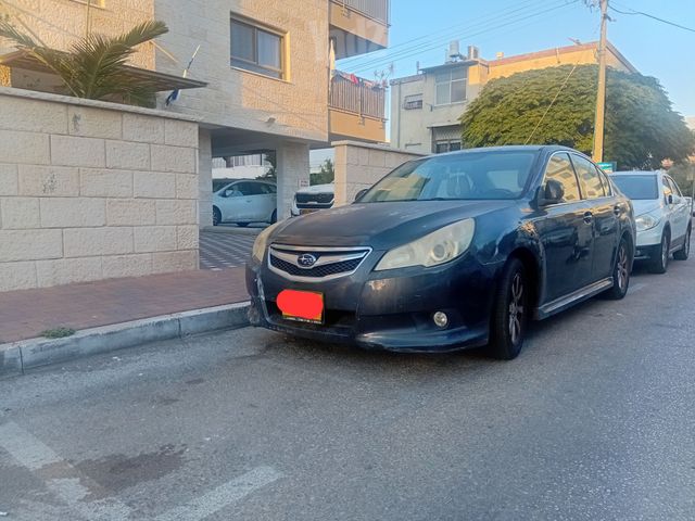 סובארו B4/לגאסי