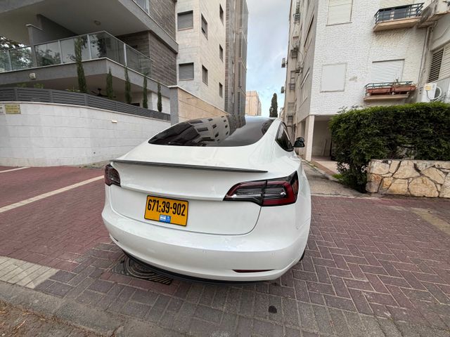 טסלה מודל 3