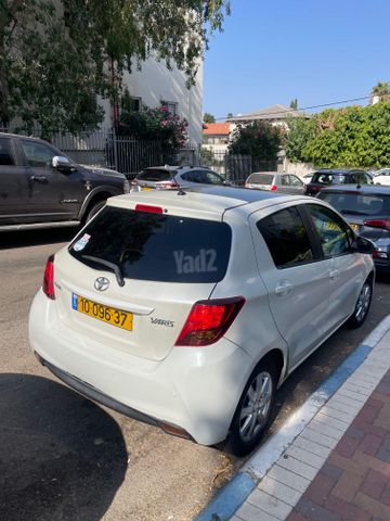 טויוטה יאריס