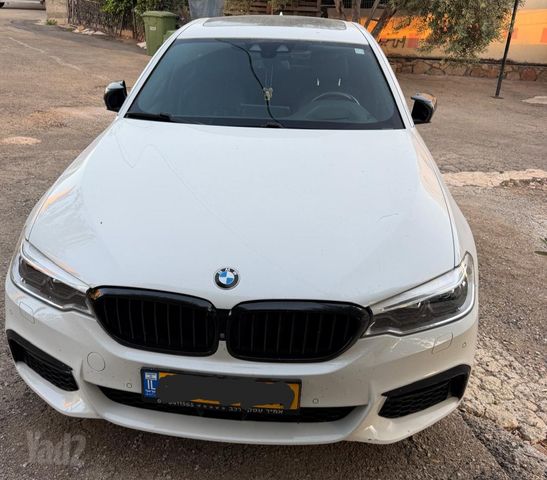 סדרה 5 4X4 M-Sport 530e פלאג-אין אוט׳ 2.0 (184 כ״ס) [2020-2026]