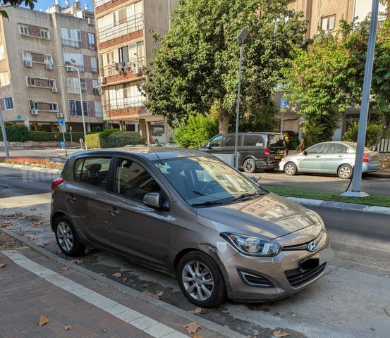 מודעת רכב יונדאי i20