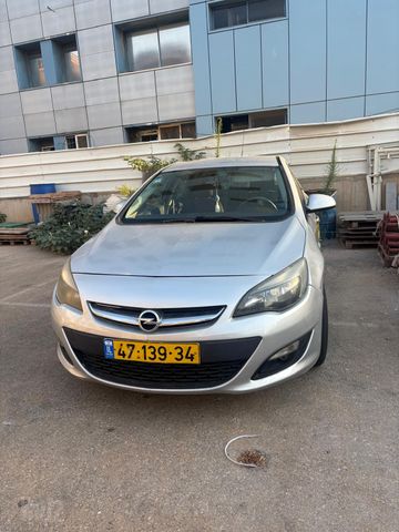 אופל אסטרה