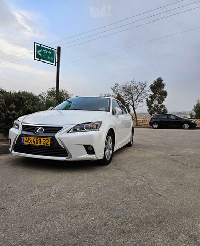 מודעת רכב לקסוס CT