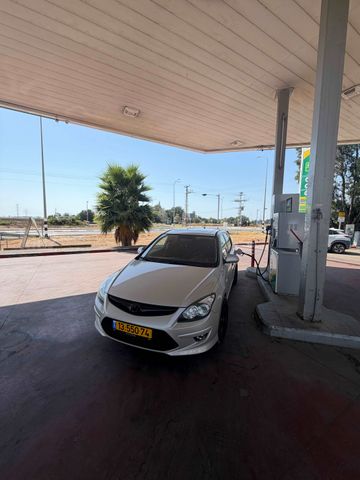 יונדאי i30