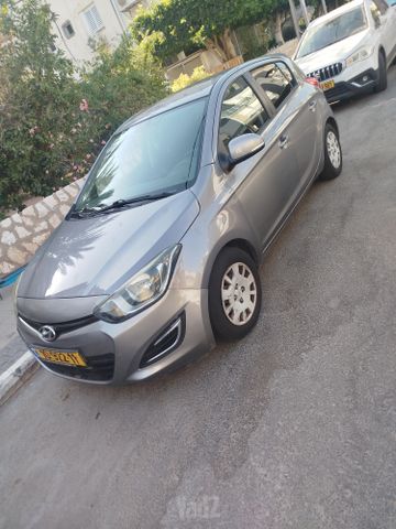 מודעת רכב יונדאי i20