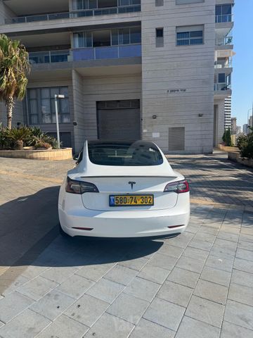 טסלה מודל 3