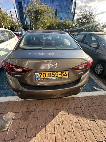 מאזדה 3