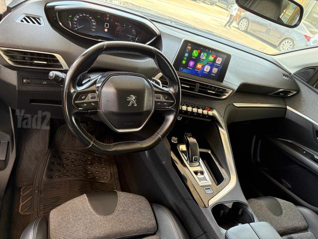 פיג'ו 3008