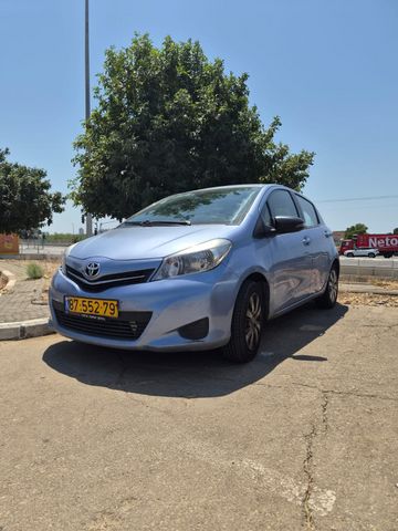 טויוטה יאריס