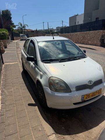 טויוטה יאריס