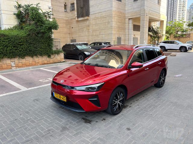 אם ג'י MG5